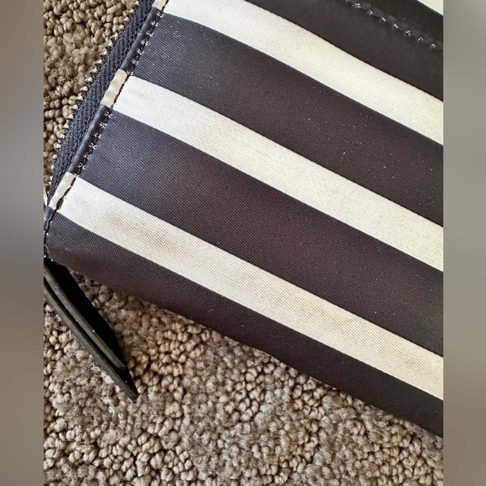 Kate Spade Wallet - Picture 3 of 6